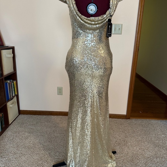 Dress - Picture 2 of 2